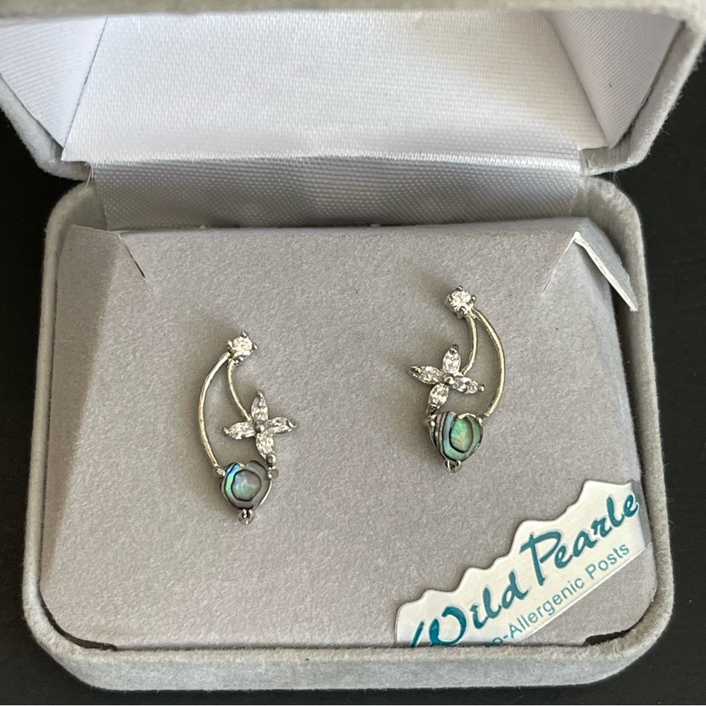 Wild Pearl & rhinestone Earrings.